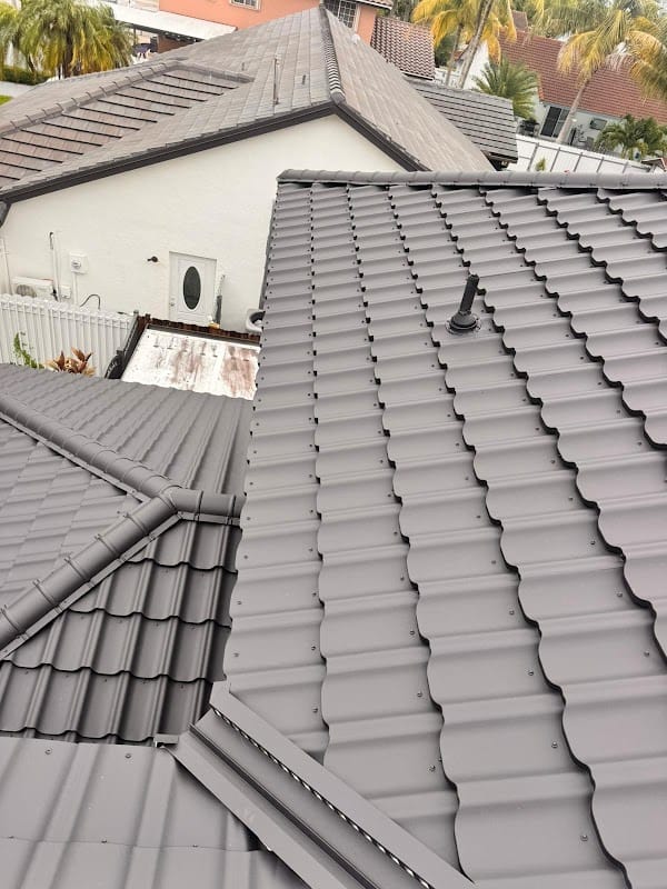 Fix Up Roofing and Construction LLC logo